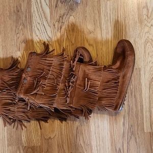 Minnetonka fringe boots